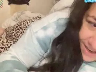 mistressvenus — Watch me change my outfit and strip for you;) [465 tokens remaining]