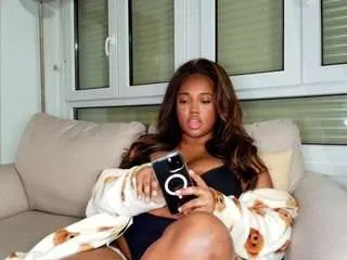 naommiscott — oil tits [Multi Goal]