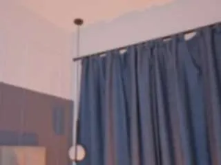 nina-rose on CamSoda 