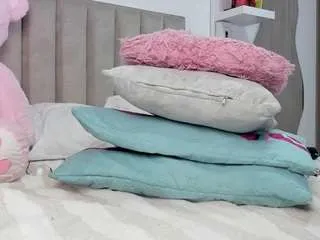 queen-antonella-oficial on CamSoda 