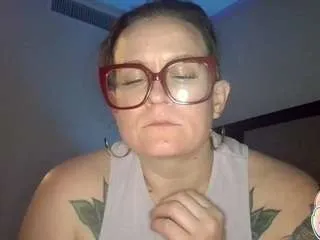 quinnmariexo — Public pussy play til orgasm [1500 tokens remaining]