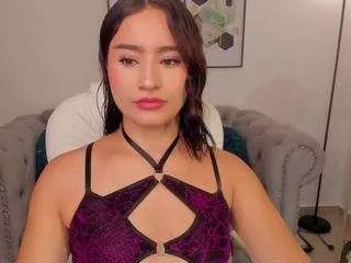 saskia-litt on CamSoda 
