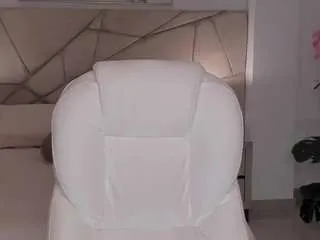 saskia-litt on CamSoda 