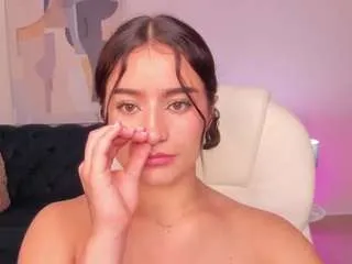 saskia-litt on CamSoda 