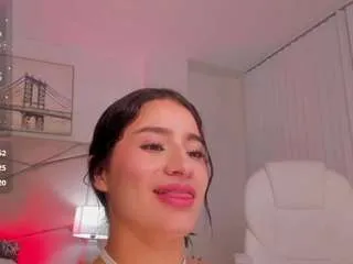 saskia-litt on CamSoda 