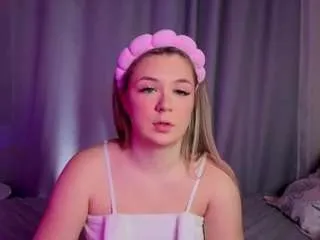 shaquitapettrey — Oil Show  (o_o)/ [496 tokens remaining]