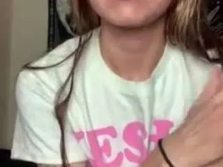 valvixxxenx — Help me make some money tonight! [1500 tokens remaining]