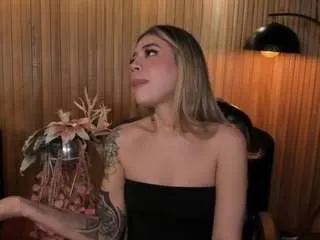 violetthansson on CamSoda