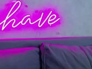 virdjinia-green on CamSoda