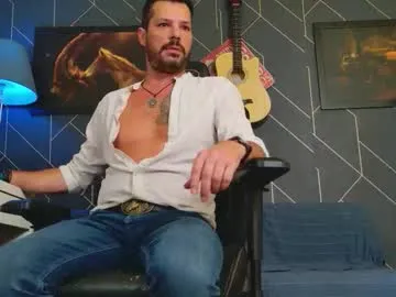 aaronbomer on Chaturbate 