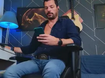 aaronbomer on Chaturbate 