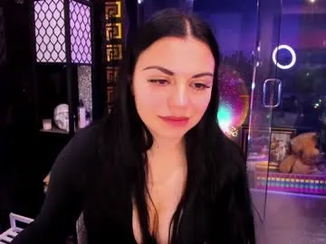 alma_pearl — #hotbrunettes #milf #babe #striptease #naked