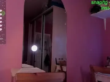 caroline_kiparis on Chaturbate