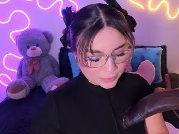 cassiebigass_ — Saliva in tits and play  [27 tokens left] #bbc #bigass #fuckmachine #saliva #deepThroat