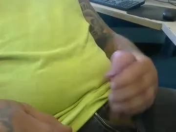 deepstrokes25 on Chaturbate 