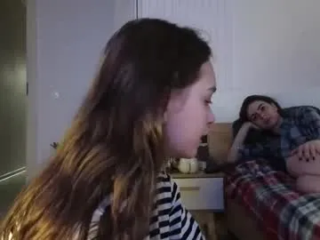 evi_woow — GOAL: tease panties [399 tokens remaining] Welcome to my room! Good morning for rich and sexy people  #feet #brunette #new #cute #young