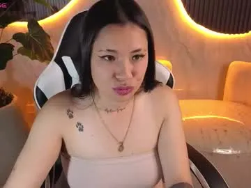 hollypeytoon on Chaturbate 