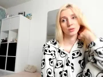 kenziedawton on Chaturbate