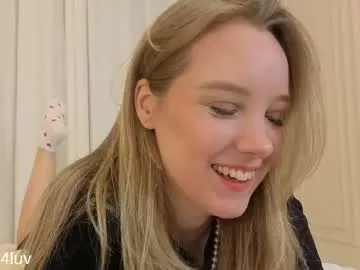 l1n4luv — Hiii, my name Lina !!!! Goal: show color bra  #shy #18 #blonde  #bigboobs [100 tokens remaining]