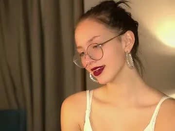 mariannsullivant — Its my five day here Goal: turn your back and unfasten bra<3 #teen #18 #new #shy #natural [139 tokens remaining]