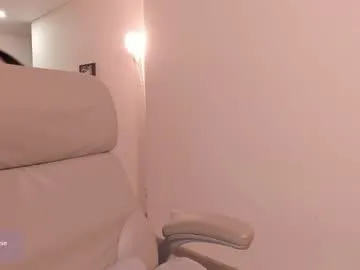 melanie_owo — GOAL: squirt [677 tokens remaining] Hi  ! #bigass #young #petite #teen