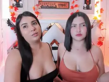 ninablooms01 on Chaturbate 