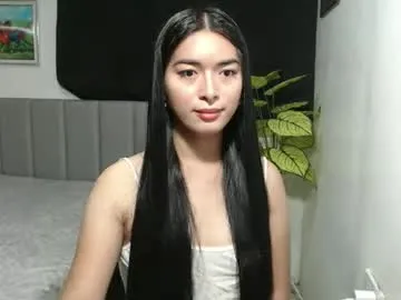 queenpinay69 on Chaturbate 