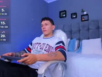 thomas_moon_ on Chaturbate