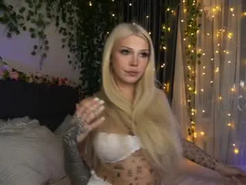 touch_me_if_you_can on Chaturbate