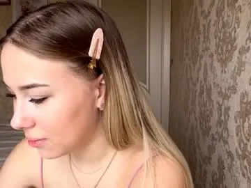 yolondaillovsky on Chaturbate