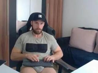 darius_giles on Flirt4Free