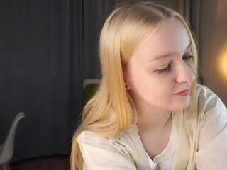 ella_pecinovsky on Flirt4Free 