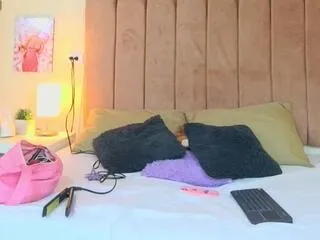 lana_larsen on Flirt4Free