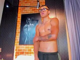ryan_evhans on Flirt4Free