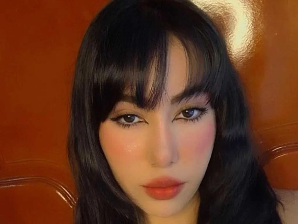 AlannaBliss on LiveJasmin