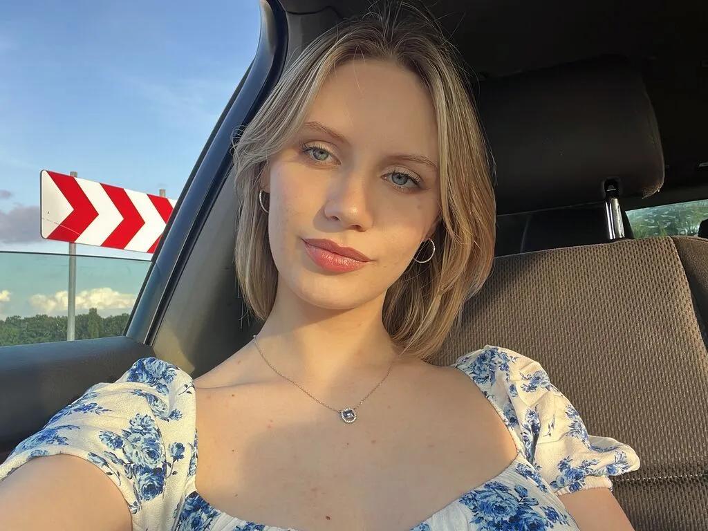 CherryRose on LiveJasmin
