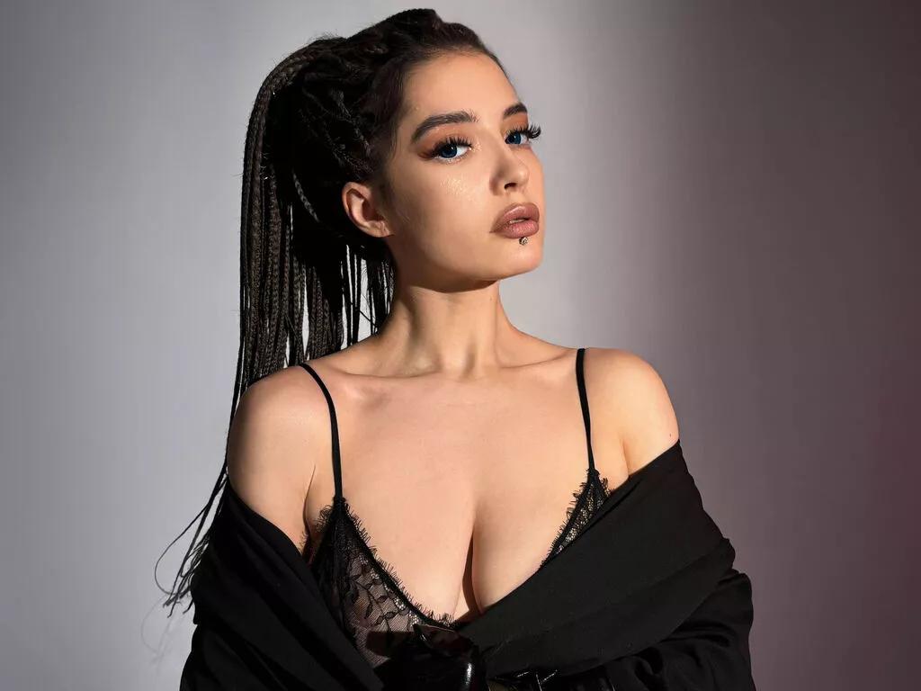 EdaMilk on LiveJasmin
