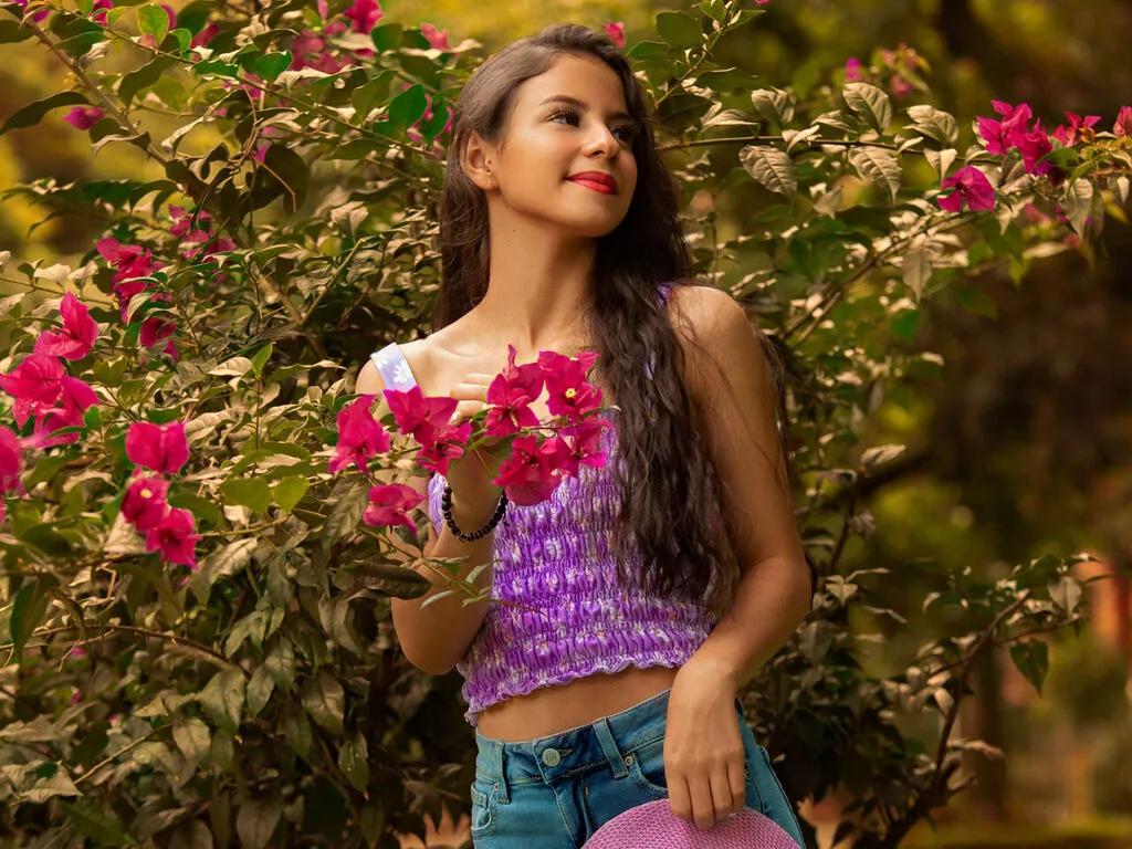 IsabellaAdans on LiveJasmin