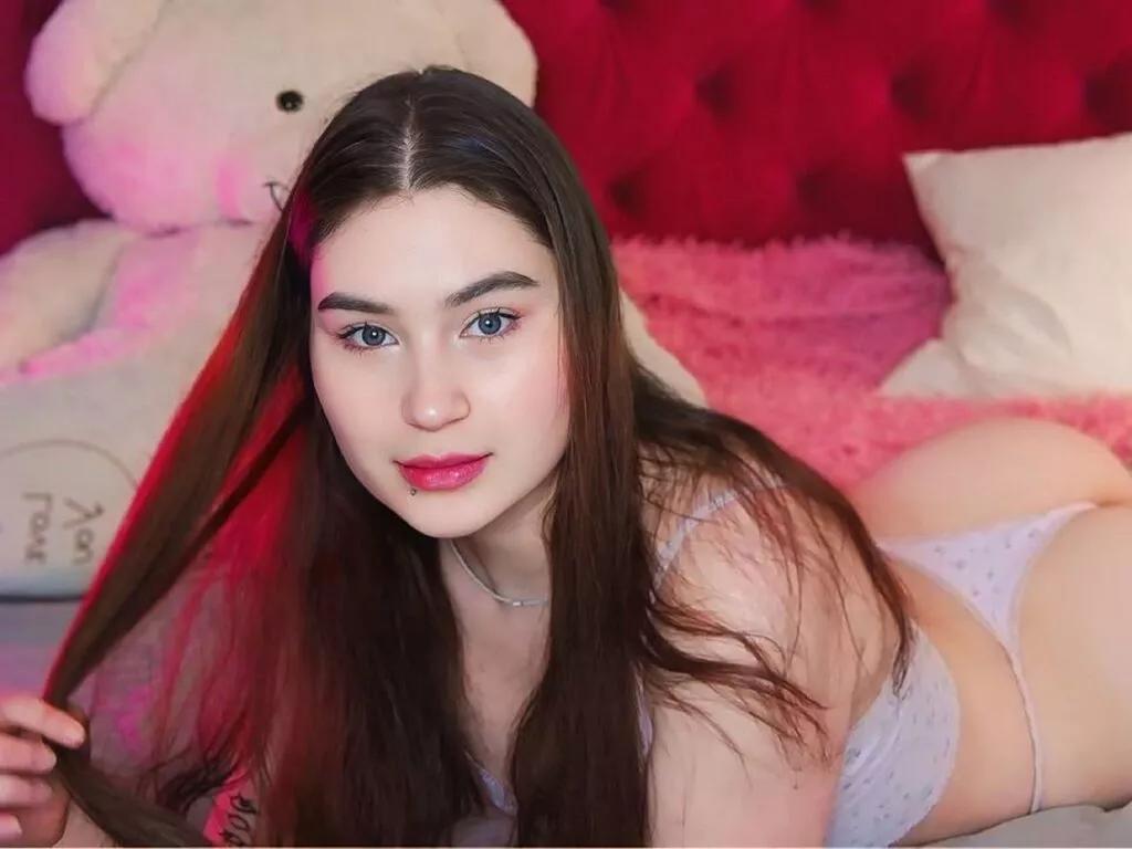 LiliLuu on LiveJasmin
