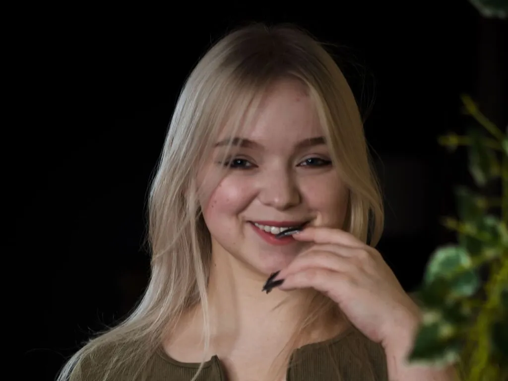 LizbethGodbold — I have good acting skills and I lve seducing handsome men like you!