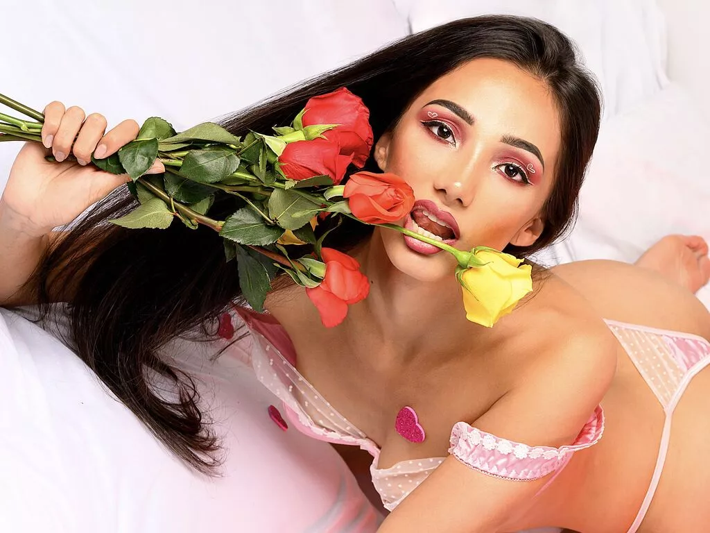 SarahThomsoon — Masturbate with my toy very deep, I will give you a deep and juicy blowjob, I love feeling your semen in my mouth. Do you like to follow commants? I am very naughty, I love to give u instructions to jerk ur dick and eat your cum. I want to feel ur...