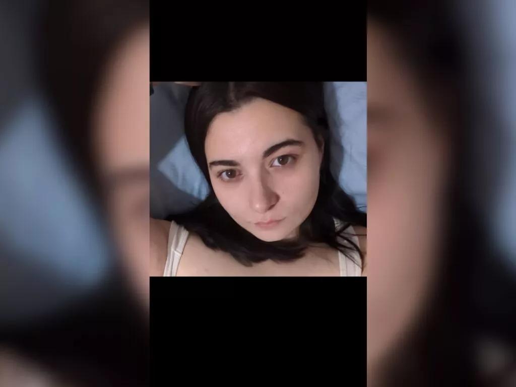 SashaMaroon on LiveJasmin