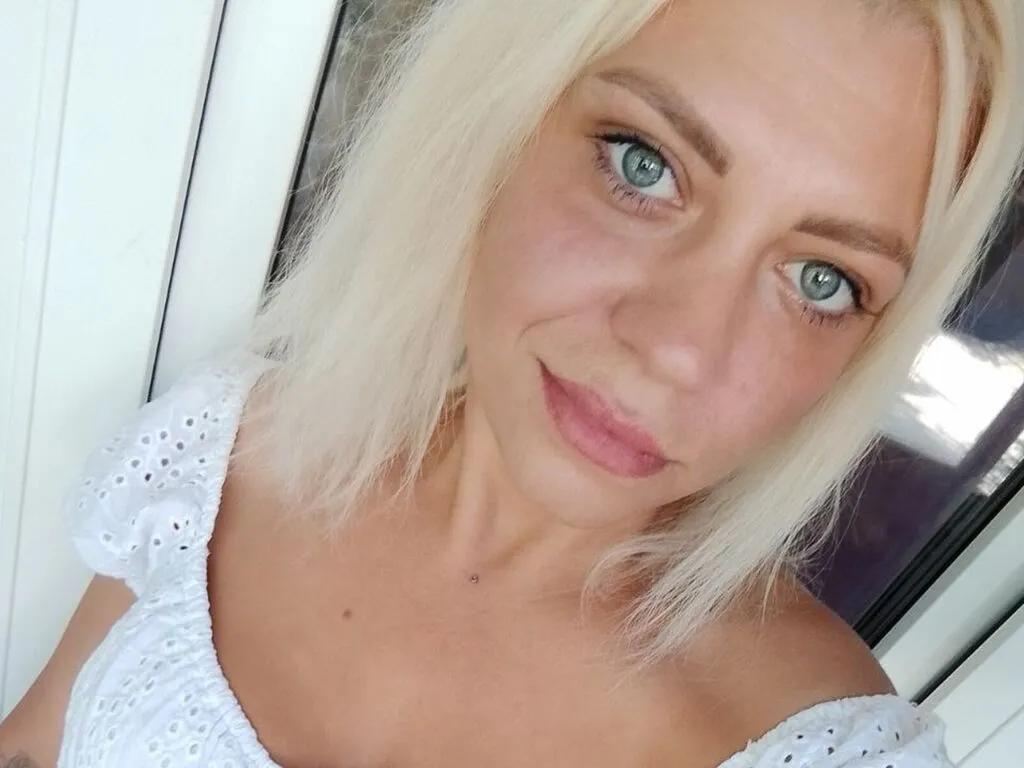 StasyTraiin on LiveJasmin