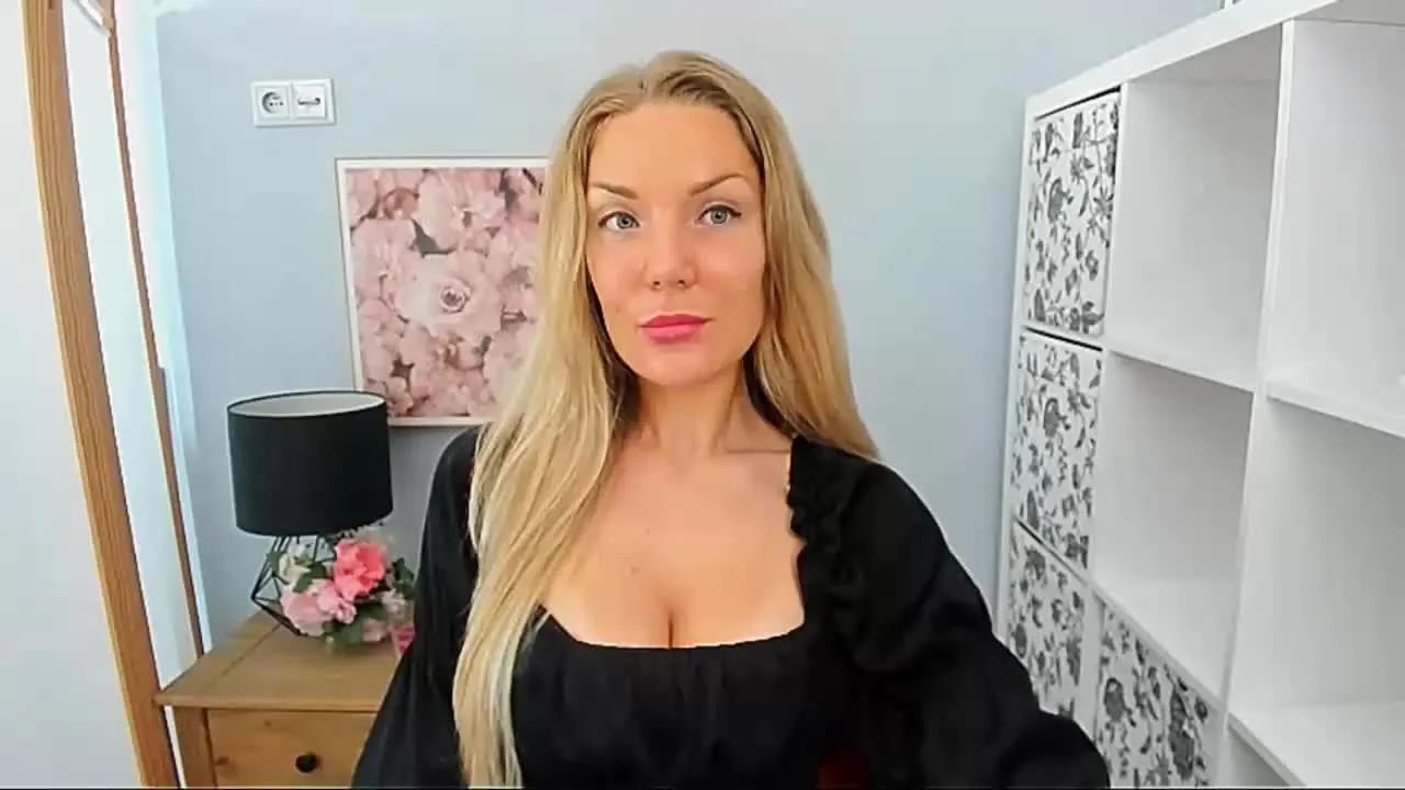 AulloraAmazing on Streamray