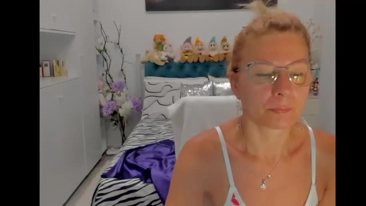 SalomeJade on Streamray