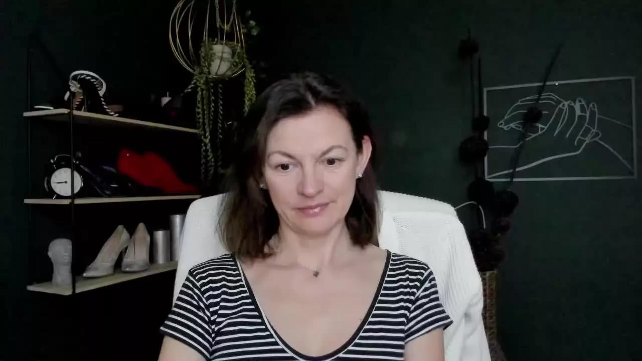 VivianTasty on Streamray 