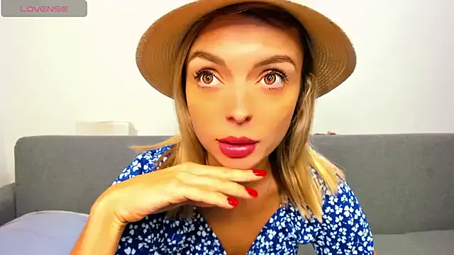 _ellen_meow_ on StripChat 