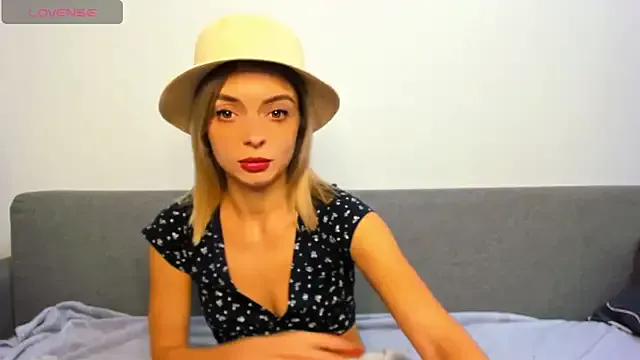 _ellen_meow_ on StripChat 