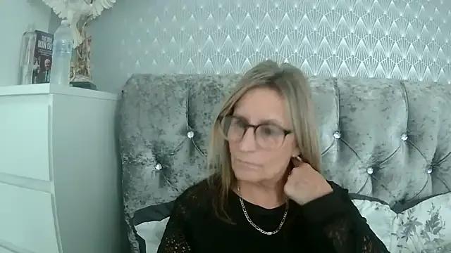 Additive_Mature_Linda on StripChat