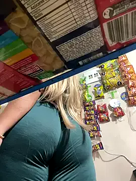 AlanaRouss on StripChat 